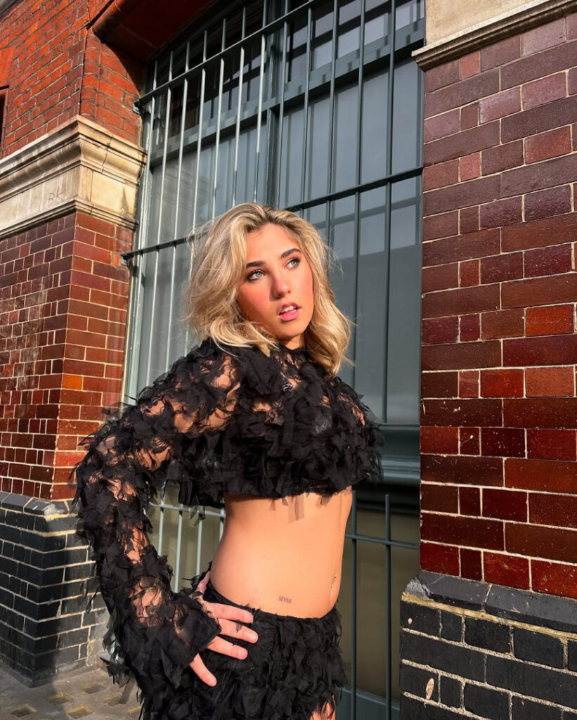 Youtube – TikTok – Teen – Rosie McClelland – Nude