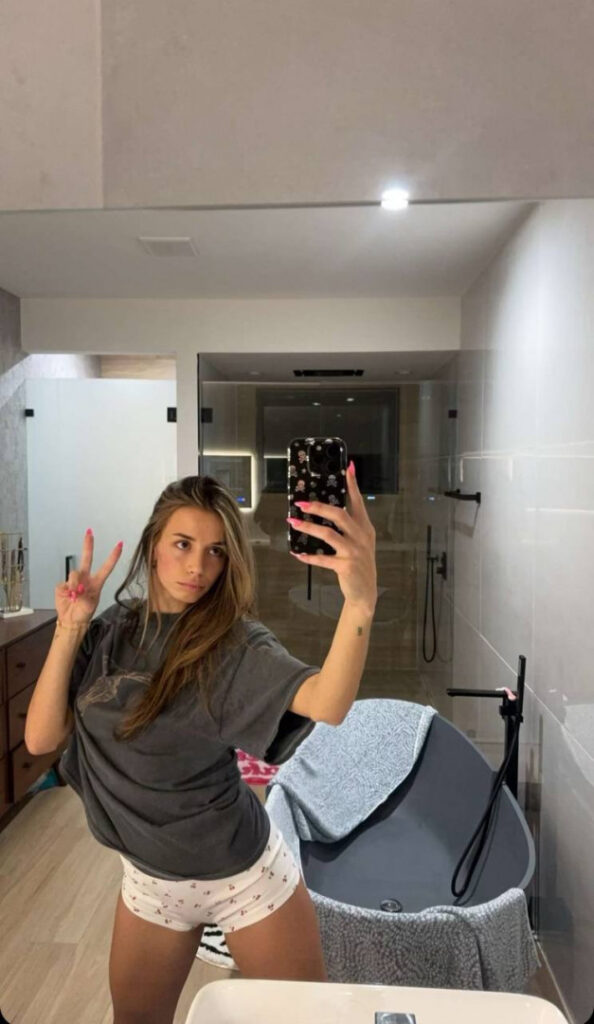 TikTok – Sadie Mckenna – Nude