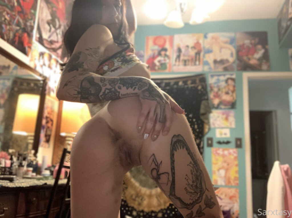 Sarxtasy / Sarina / Vicky_Truscott / Emo Cosplay Tattooed Stripper – Nude Leaks