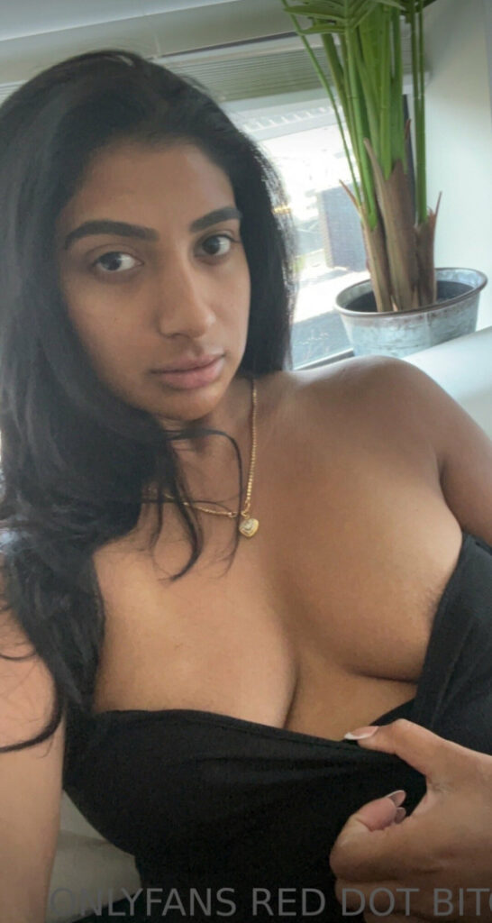 OnlyFans – TikTok – Savpillai – Reddotbitch – Nude Leaks