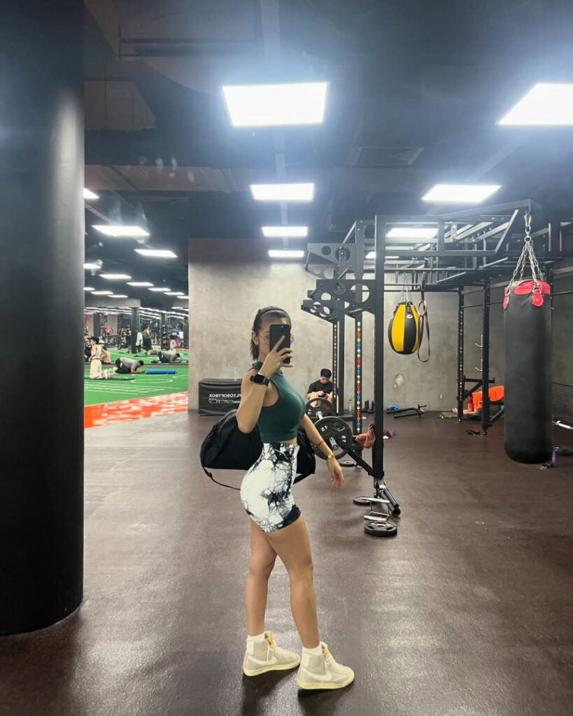 Instagram – Asian – Siobe Lim (Krystal Mana) – Nude