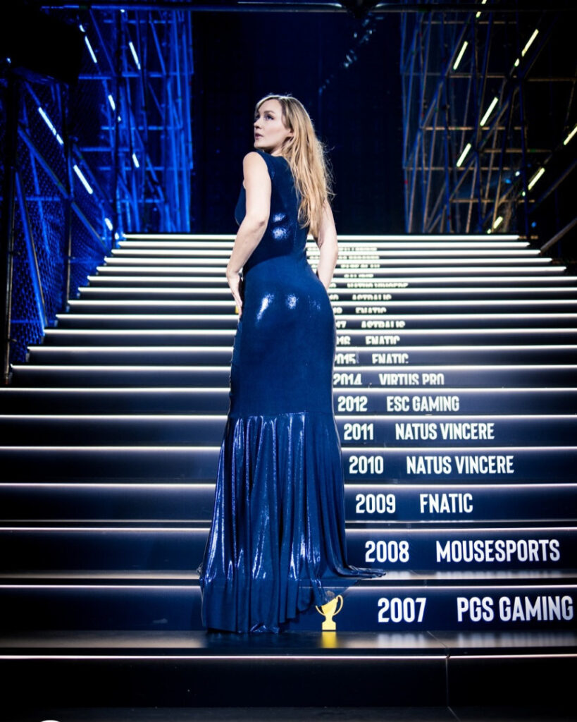 Instagram – Sjokz – Nude