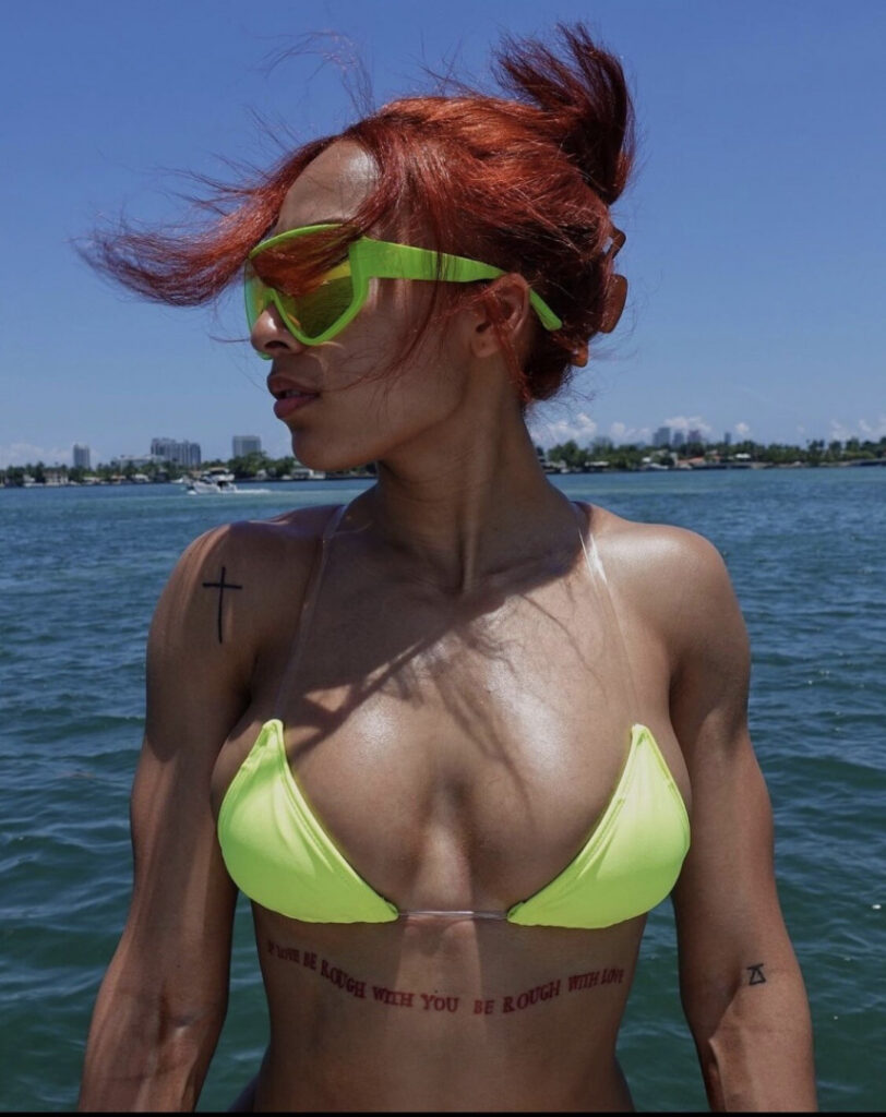 Instagram – ⠀X⠀ – Ebony – solesndsouls // Praying Mantis – Nude Leaks