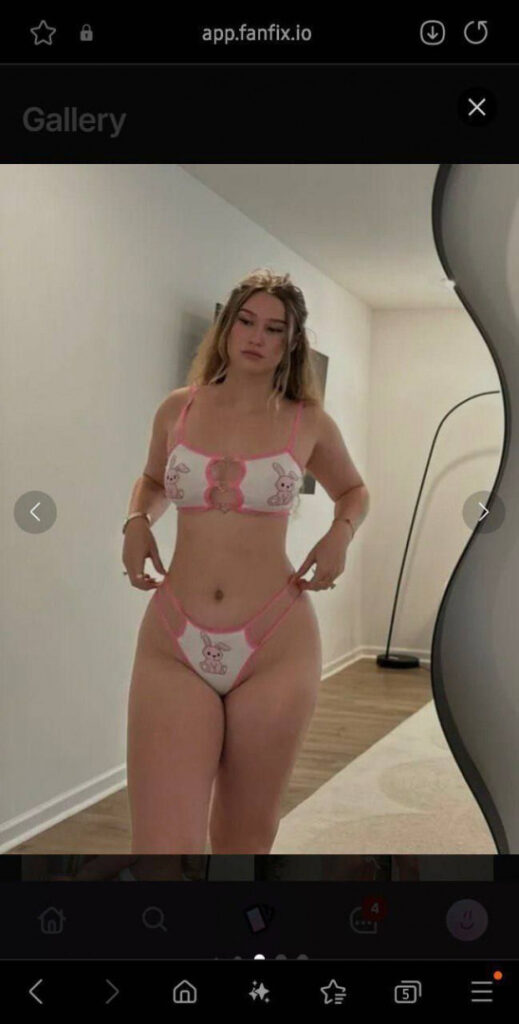 Instagram – Sondra Blust – Nude