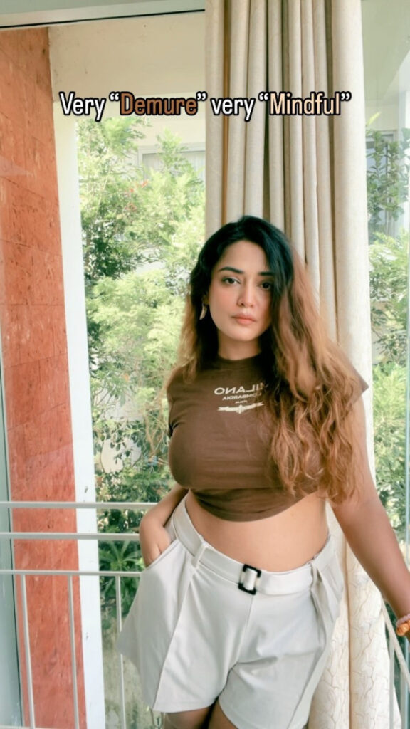 Instagram – Indian – T H I C C – Steffi Cyrill – Nude Leaks