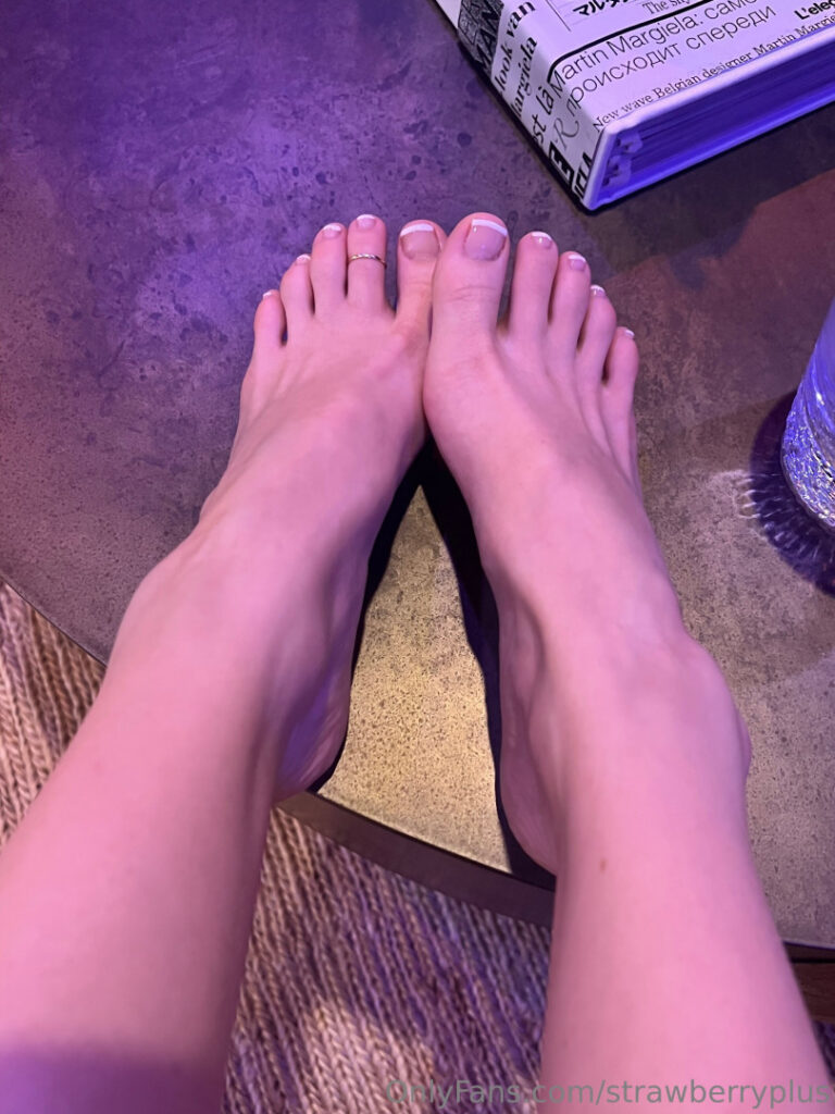 OnlyFans – Petite – strawberry_kisses99 – Nude