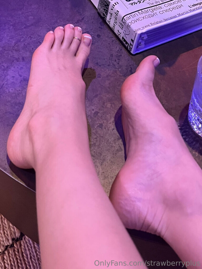 OnlyFans – Petite – strawberry_kisses99 – Nude