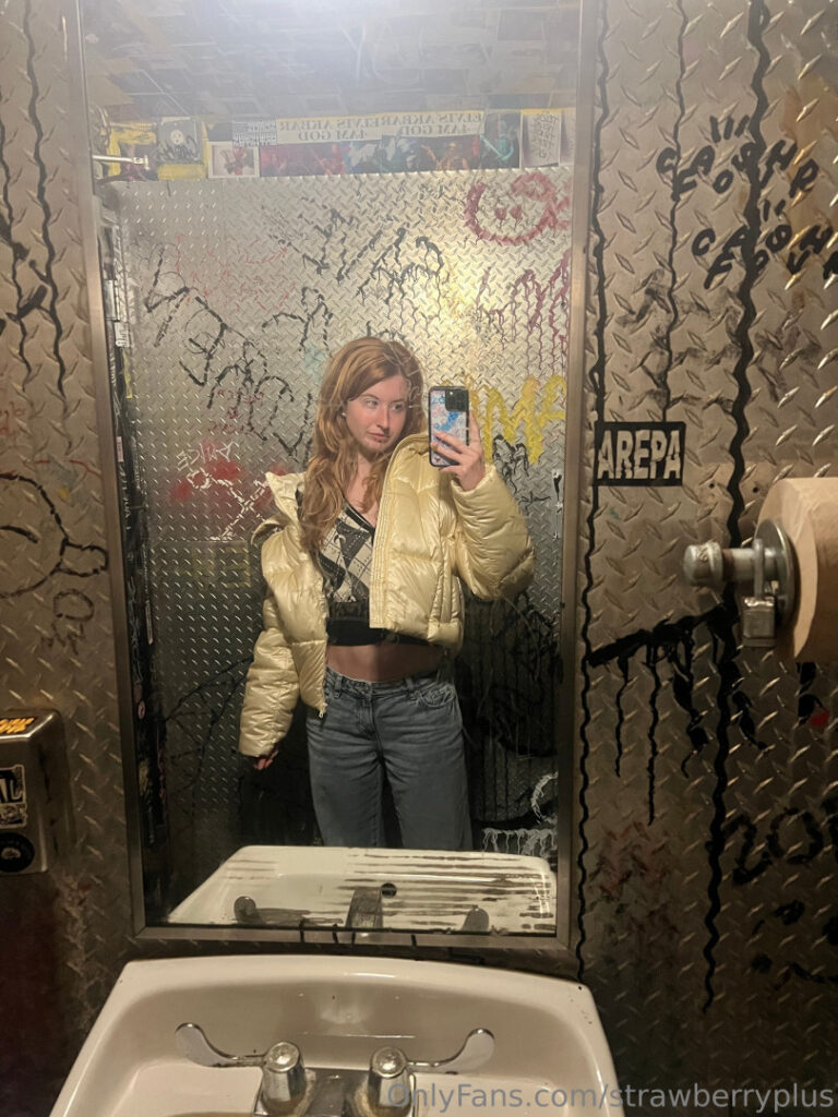 OnlyFans – Petite – strawberry_kisses99 – Nude