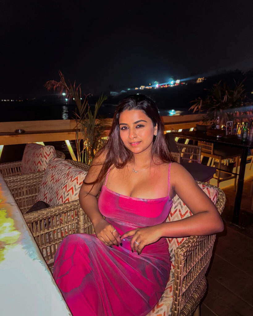 Instagram – SUHANA KHAN – Nude