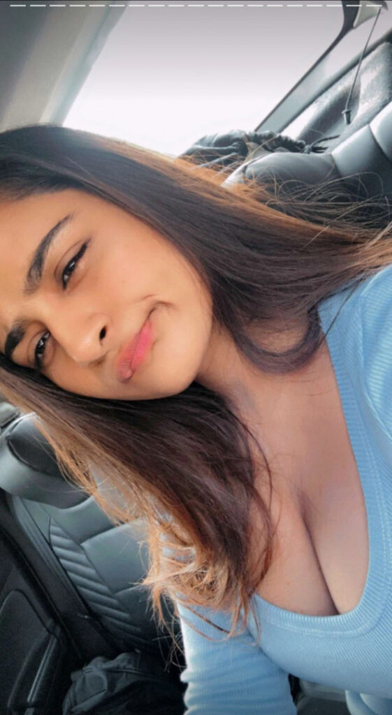 Instagram – SUHANA KHAN – Nude