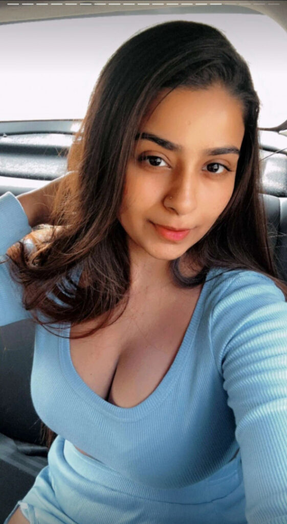 Instagram – SUHANA KHAN – Nude