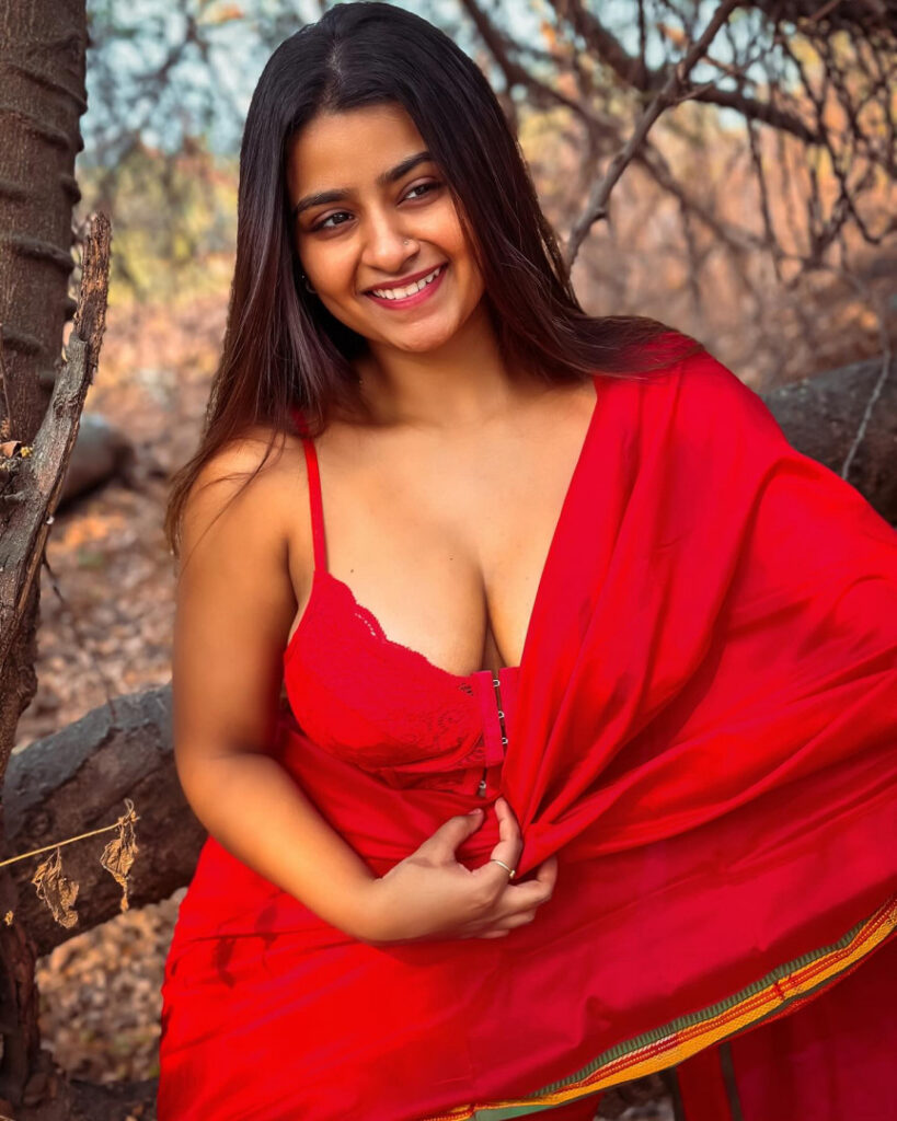 Instagram – SUHANA KHAN – Nude