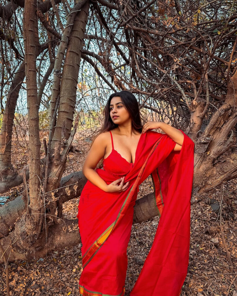 Instagram – SUHANA KHAN – Nude
