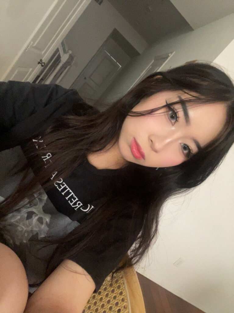 Twitch – Instagram – Asian – Teen – Suhwiena / Selener – Nude Leaks