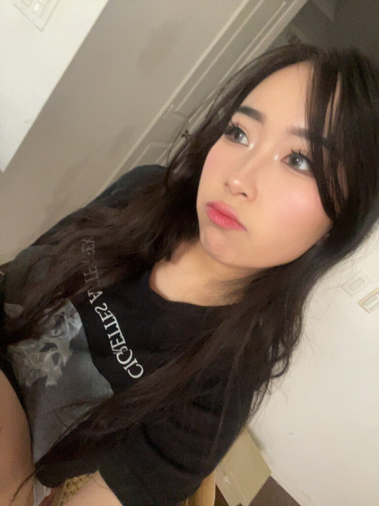 Twitch – Instagram – Asian – Teen – Suhwiena / Selener – Nude Leaks