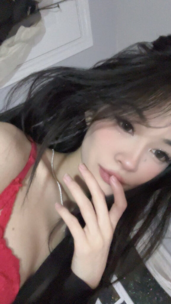 Twitch – ⠀X⠀ – surelynotsi – Nude Leaks