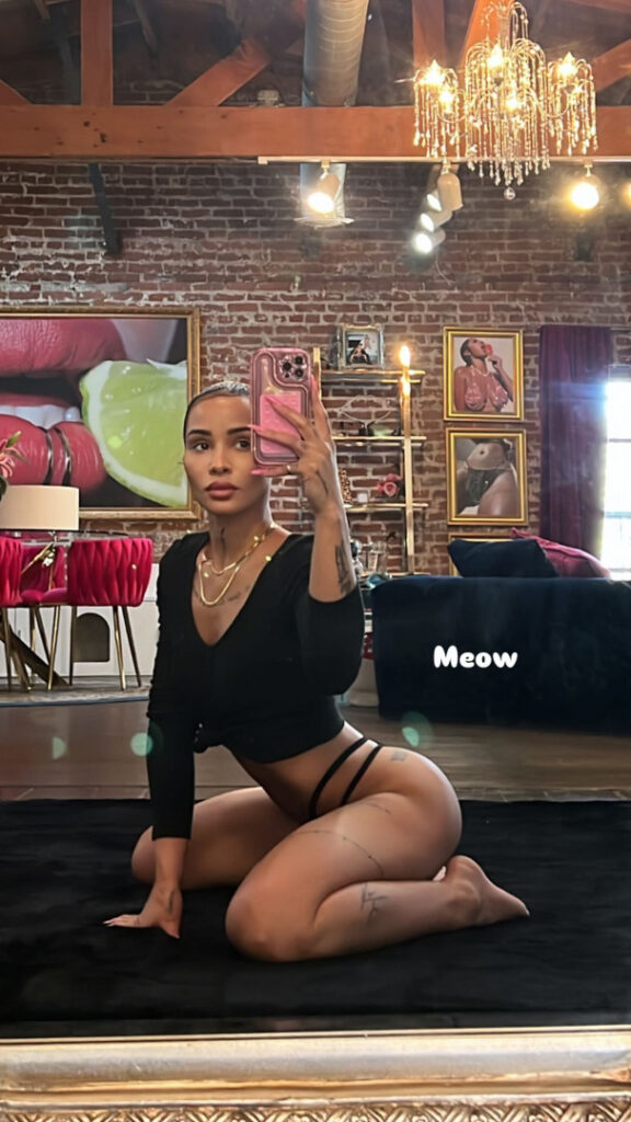 Instagram – OnlyFans – Tanaya Henry – Nude