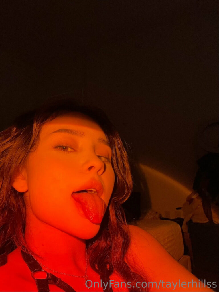 OnlyFans – T H I C C – Tayler Hills – Nude