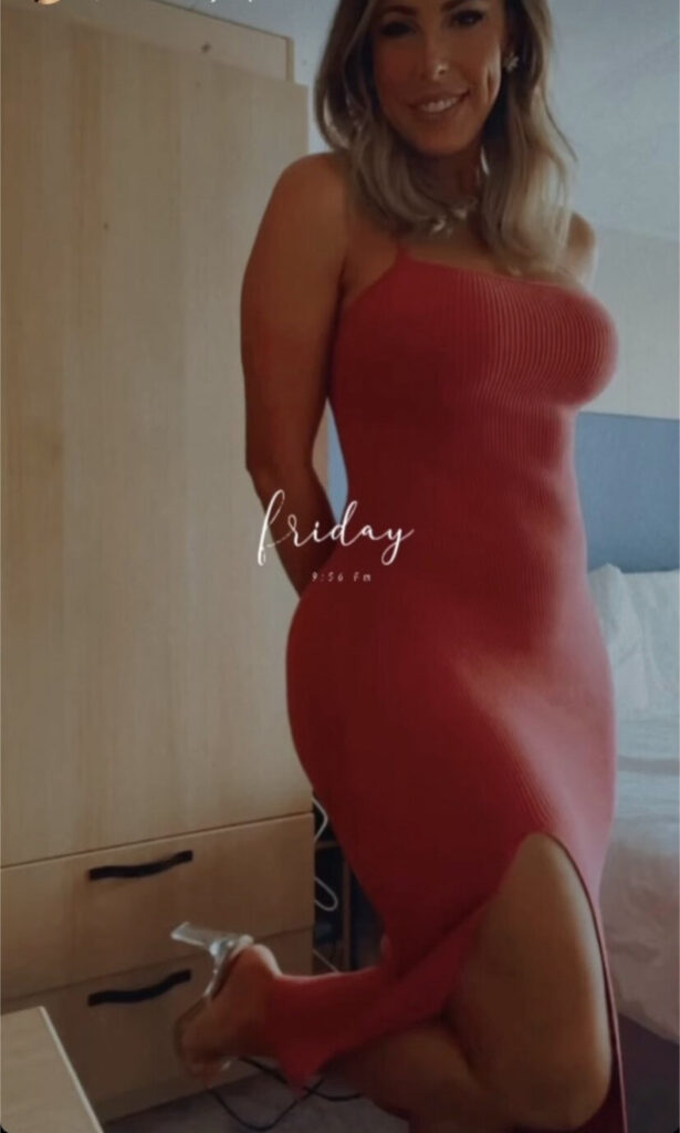 TikTok – T H I C C – MILF – Texas big ass milf Robyn.witha.y – Nude Leaks