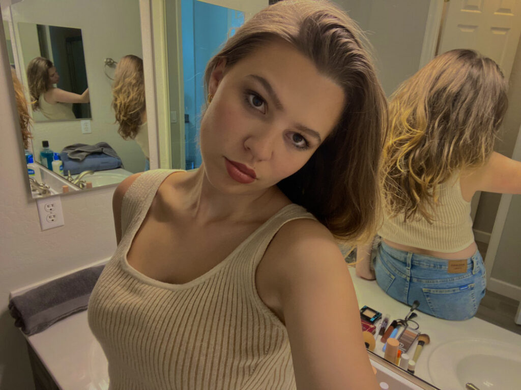 Youtube – ThorpTV  Grace Thorp – Nude Leaks