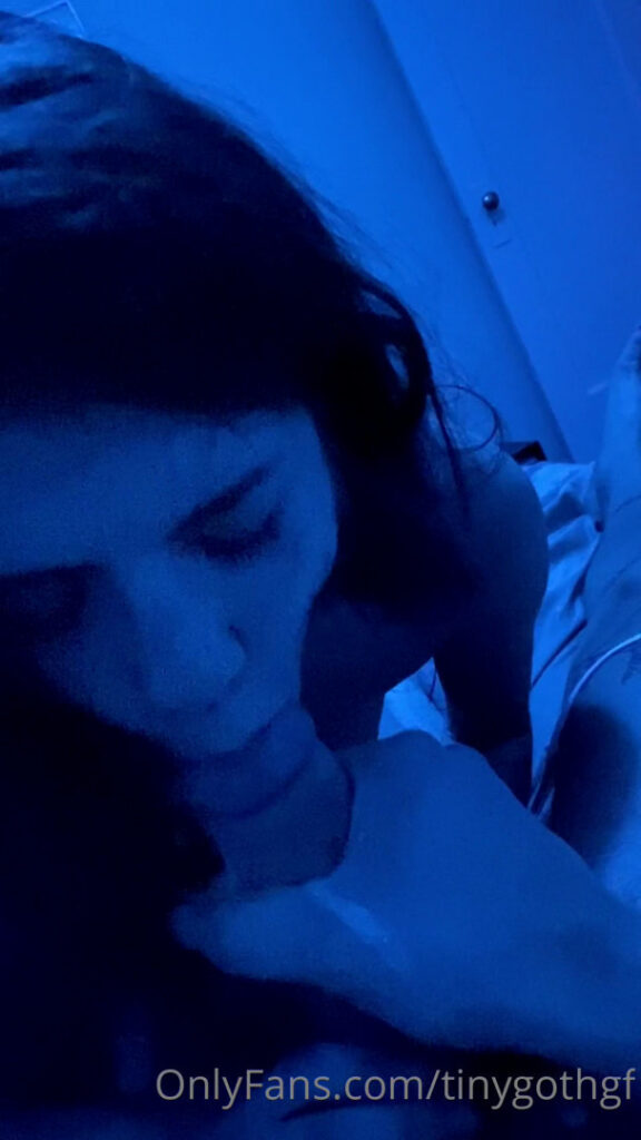 OnlyFans – TInyGothGF – Nude Leaks