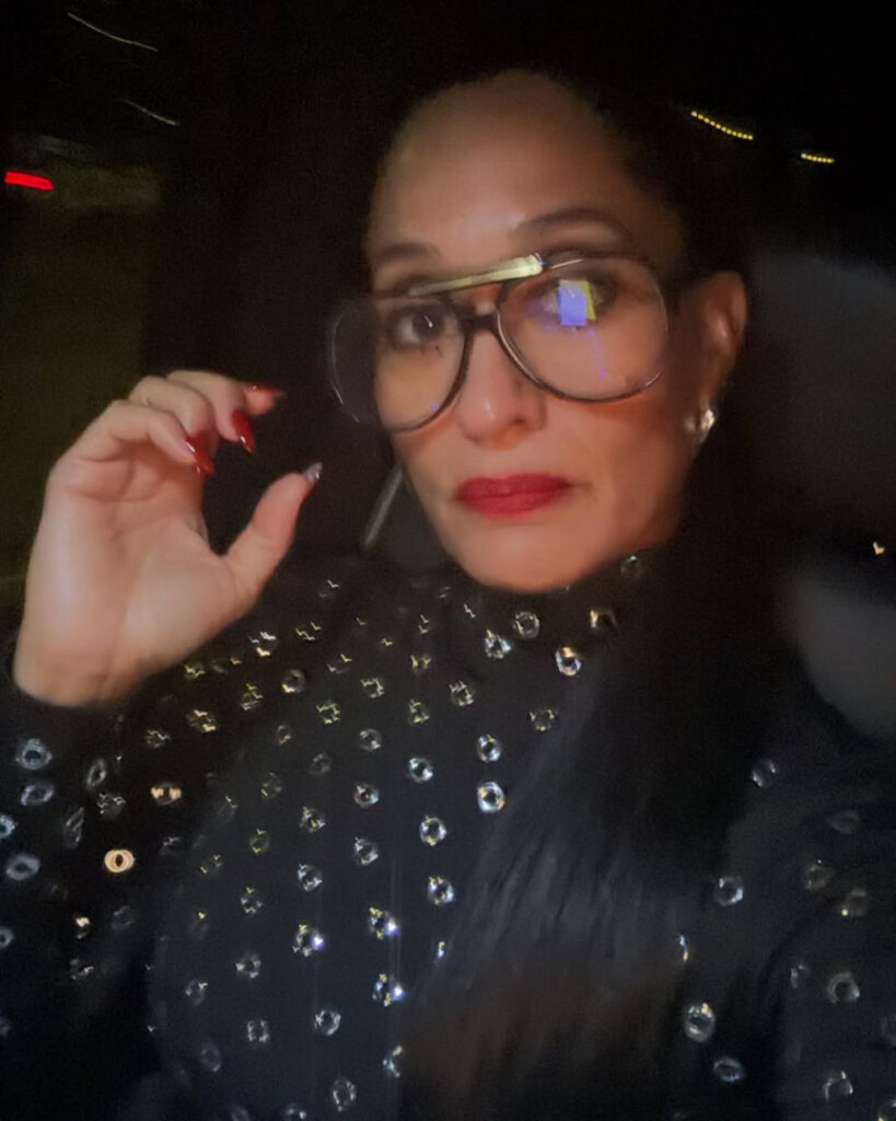 Celeb – T H I C C – Ebony – Tracee Ellis Ross – Nude