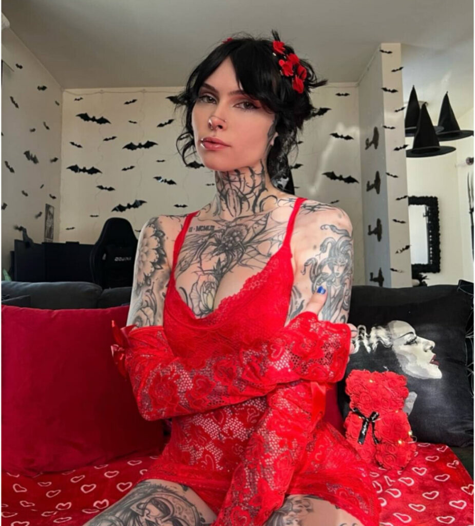 Instagram – Tyniquewebster – Nude