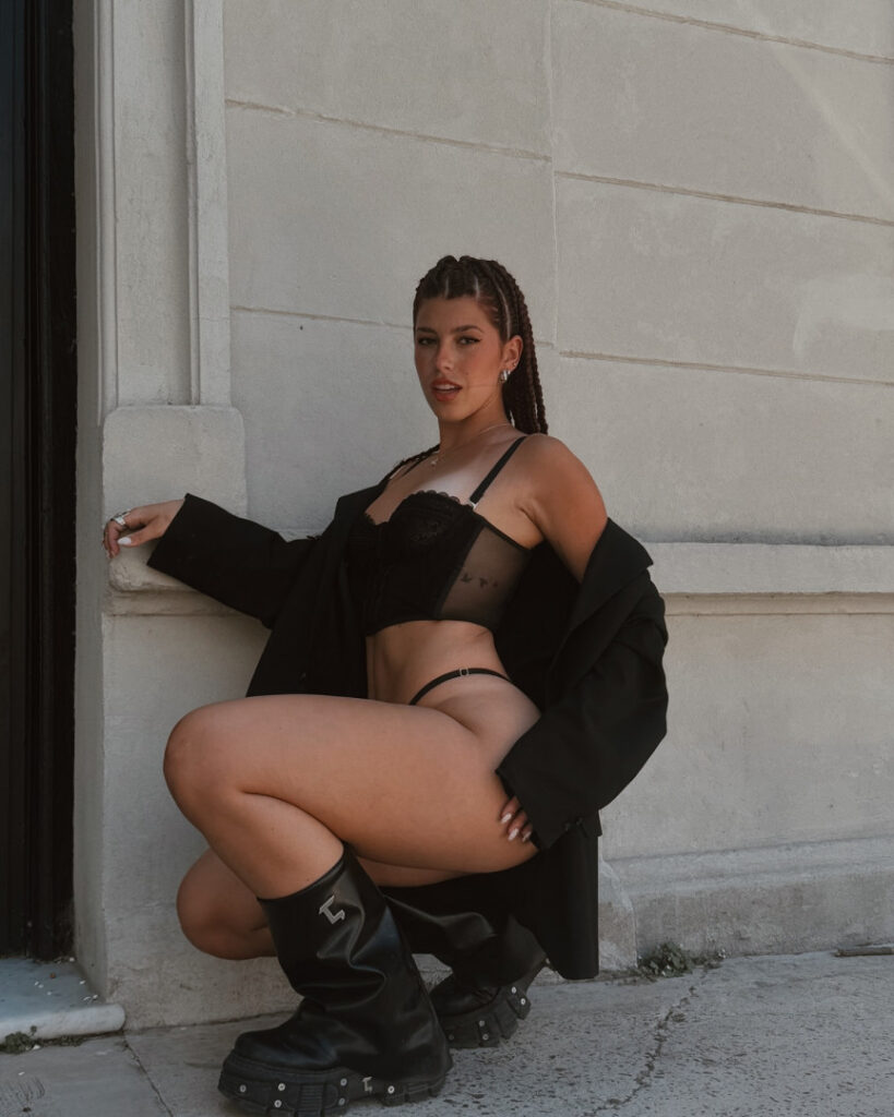 Instagram – Latina – Valentina Legaria – Nude