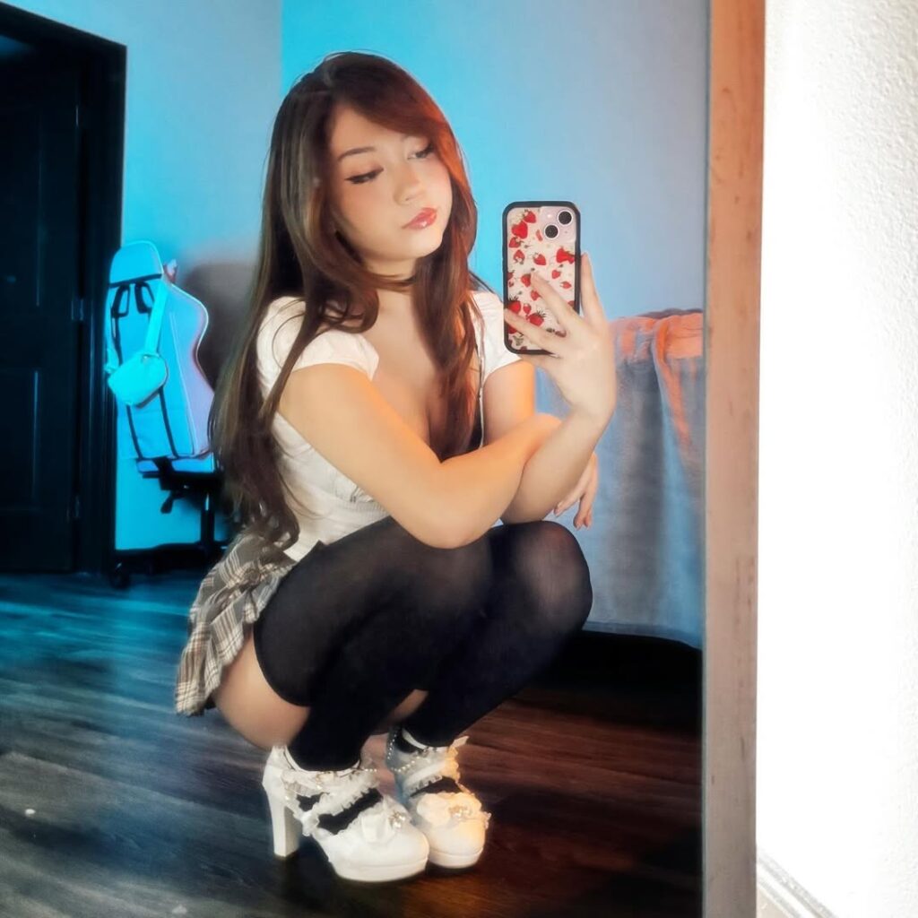 TikTok – weirdfishesbyradiohead / sushibro.o / sushiho.oe / sophisacowboy – Nude