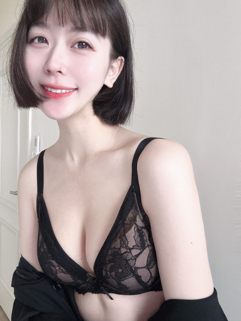 Asian – Taiwanese – 芳岑老師 Teacher Gina – Nude Leaks