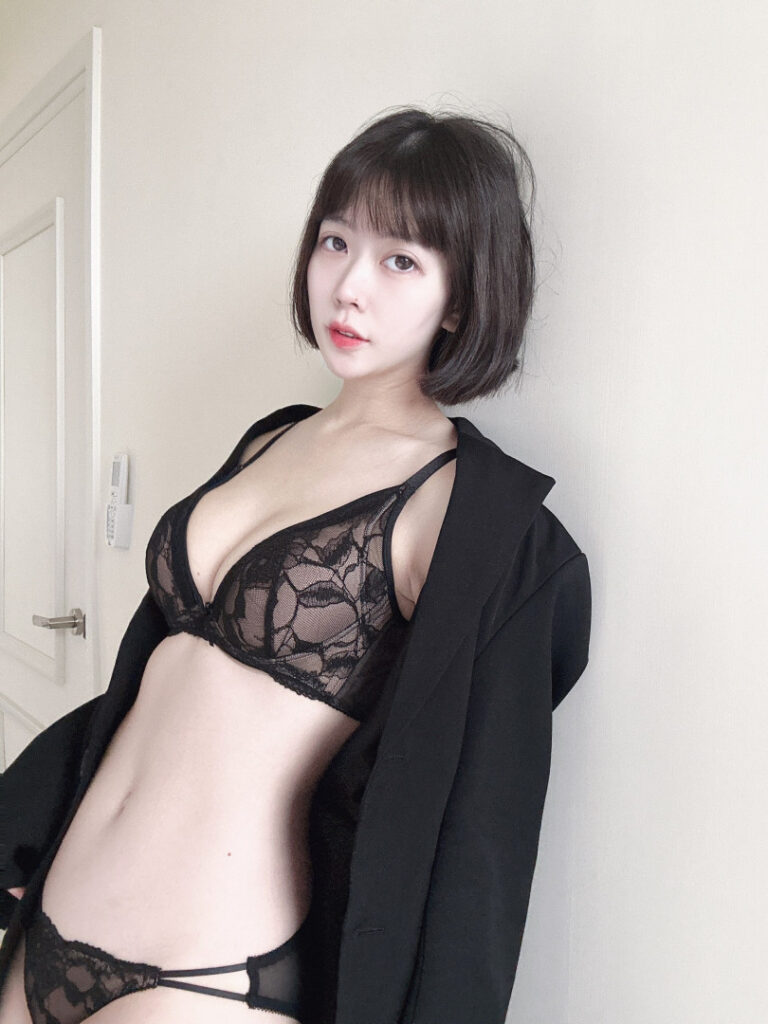 Asian – Taiwanese – 芳岑老師 Teacher Gina – Nude Leaks