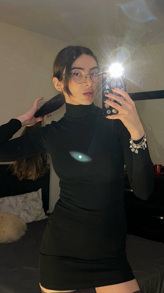 OnlyFans – Fansly – Feet – AdeleMoor  adelemoorgoddes  Adele Moor – Nude Leaks