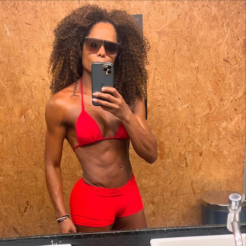 Brazil – Celeb – Adriana Bombom – Nude