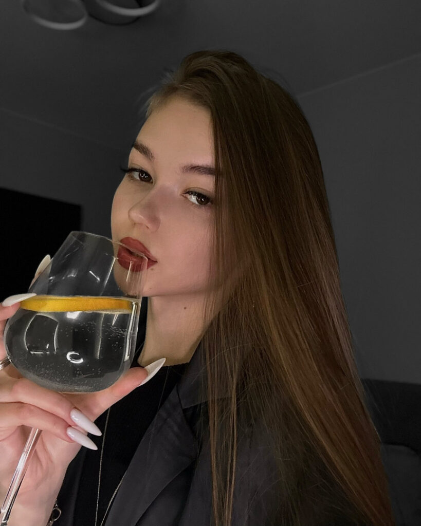 TikTok – Instagram – Alina Zaozerskaya / alina.zaozerskayaaa / zaozerskayalina / Алина Заозерская – Nude