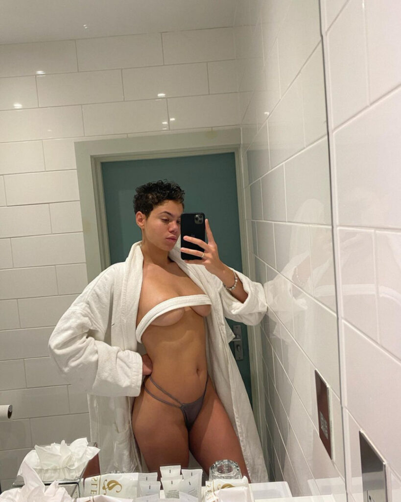 Instagram – americafoster / Rica Nasty – Nude