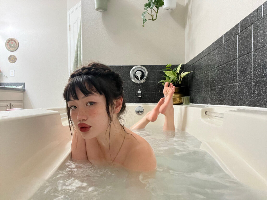 Instagram – ⠀X⠀ – Amylouisev – Nude Leaks