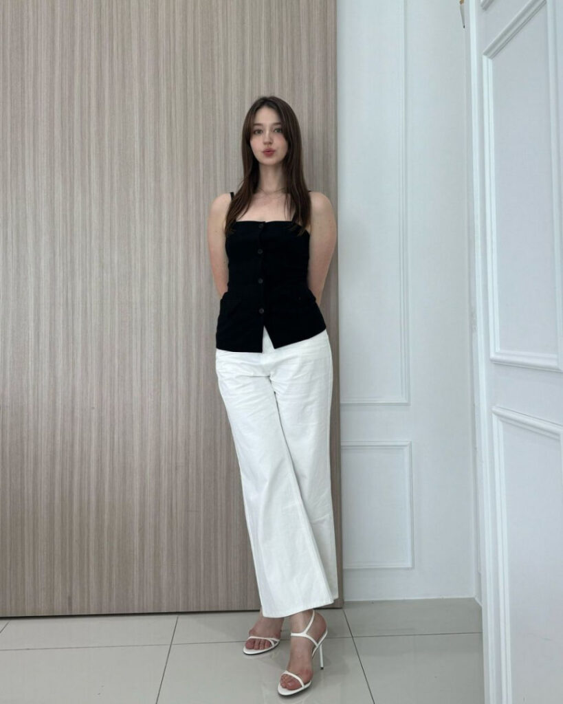 Instagram – Angelina Danilova – Nude