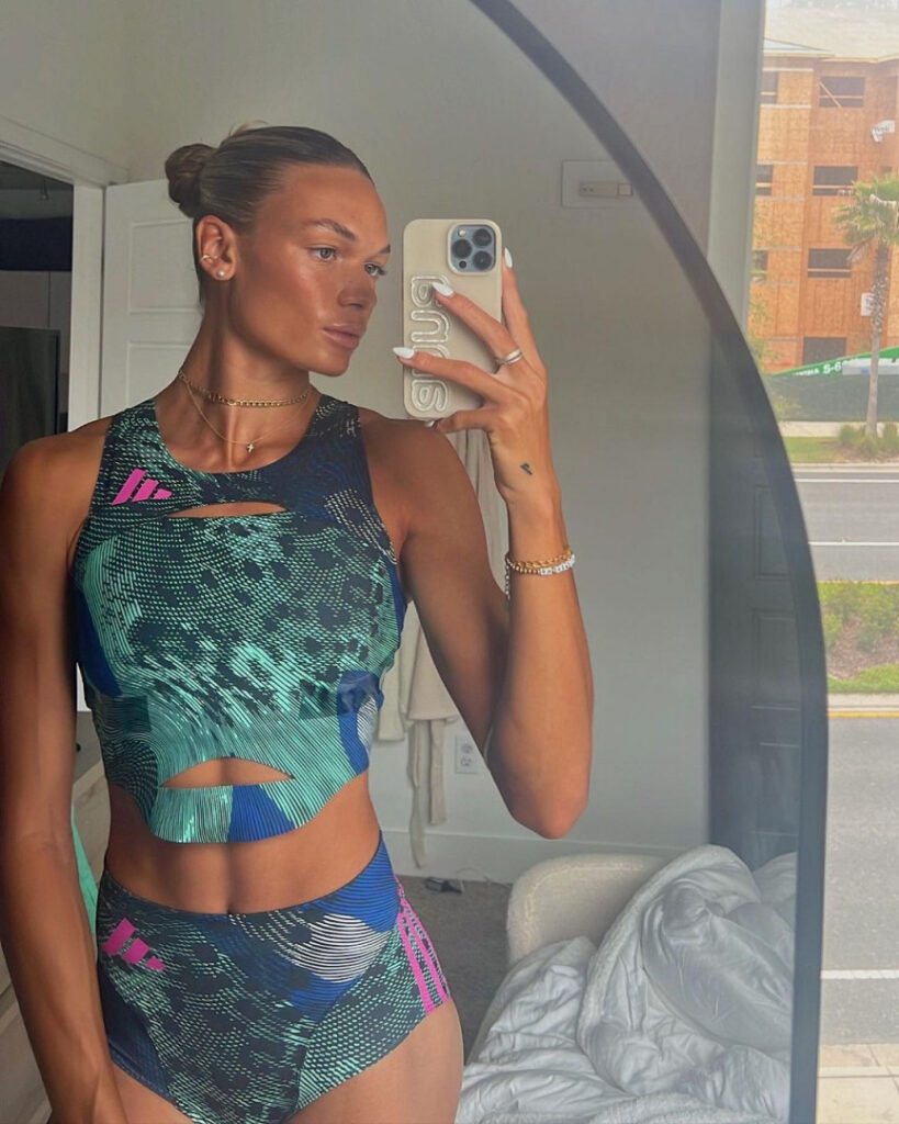 Instagram – Anna Hall – Nude Leaks