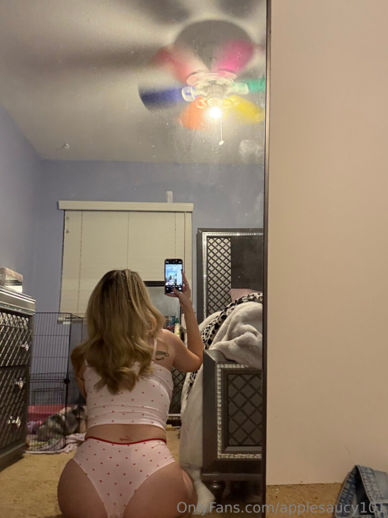 OnlyFans – Applesaucy101 – Nude