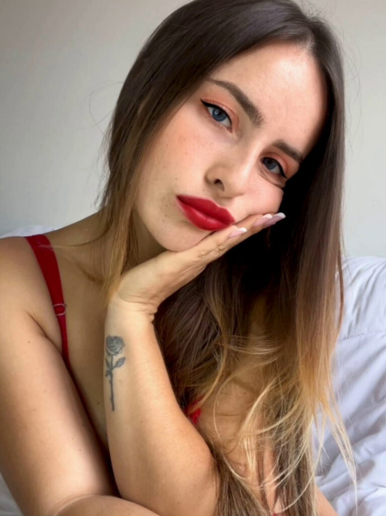 OnlyFans – Reddit – Ariana Skye / Creampuffgurlx / Sweethearrtt – Nude Leaks