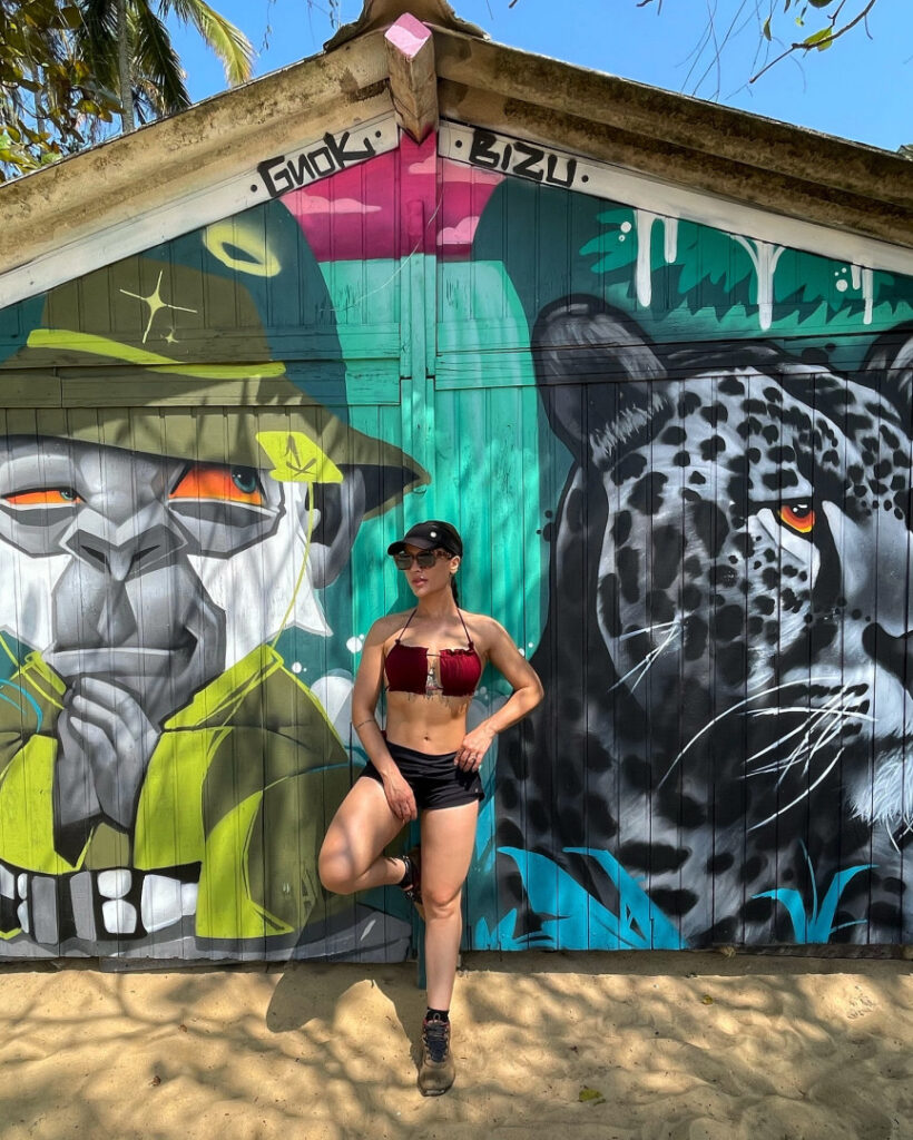 Brazil – Celeb – Babi Rossi (ex-panicat) – Nude