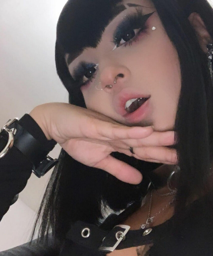 Instagram – Babispit Babighoul – Nude