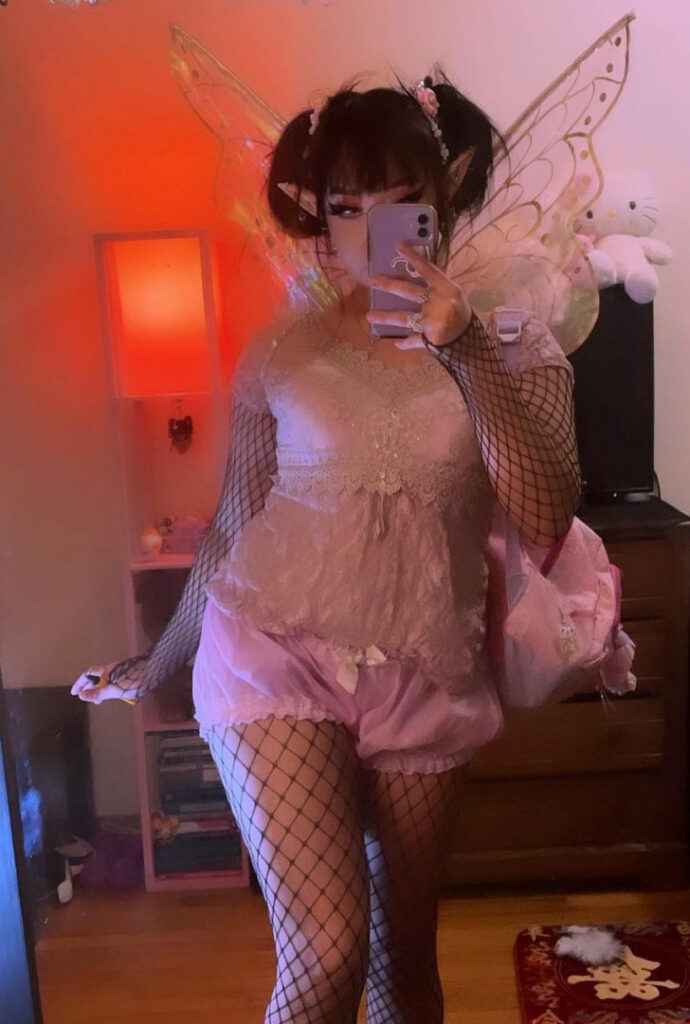 Instagram – Babispit Babighoul – Nude