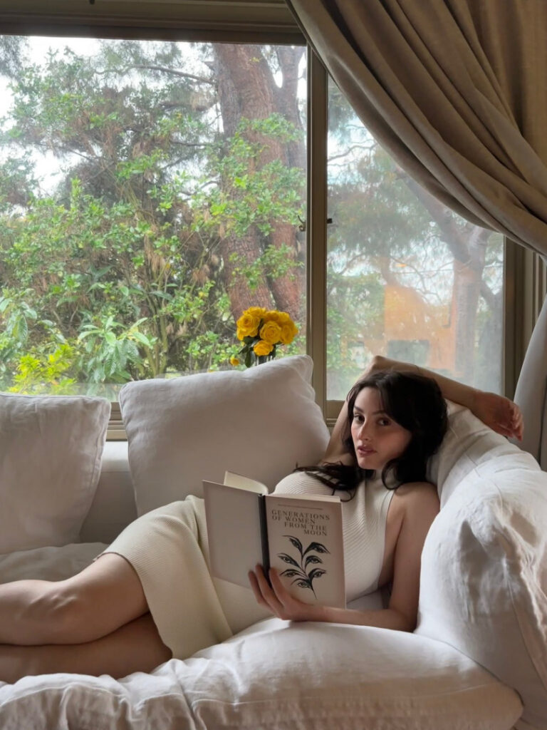 Celeb – Banks – Nude