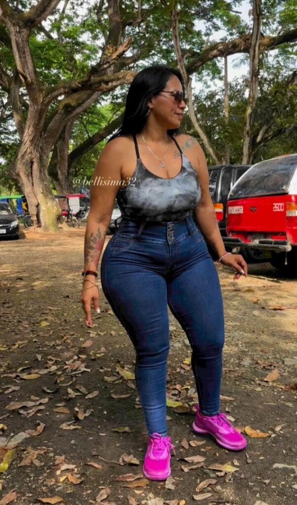 Instagram – T H I C C – MILF – Bellisima_32 – Nude Leaks