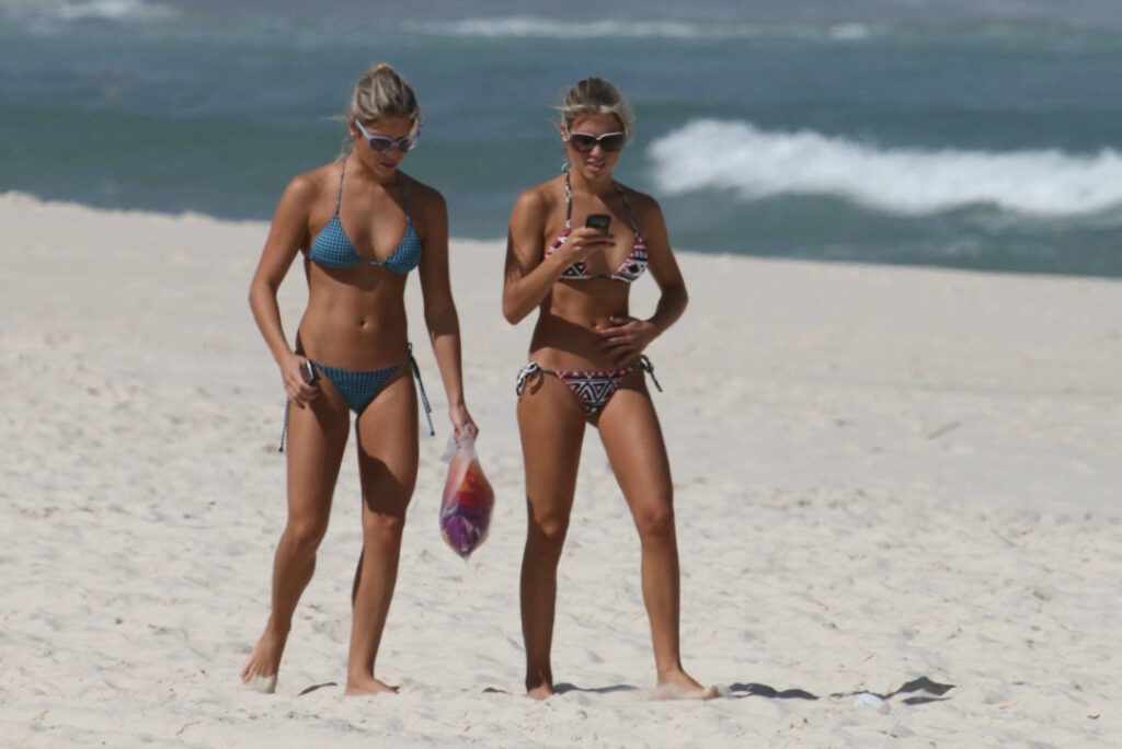 Brazil – Celeb – Bia & Branca Feres | biaebrancaferes | Gêmeas do Nado Sincronizado – Nude