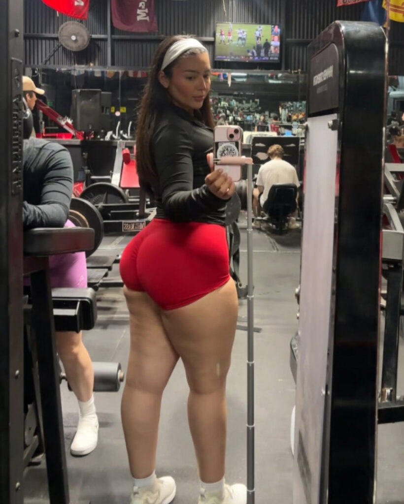 Instagram – T H I C C – Latina – britt.mia – Nude