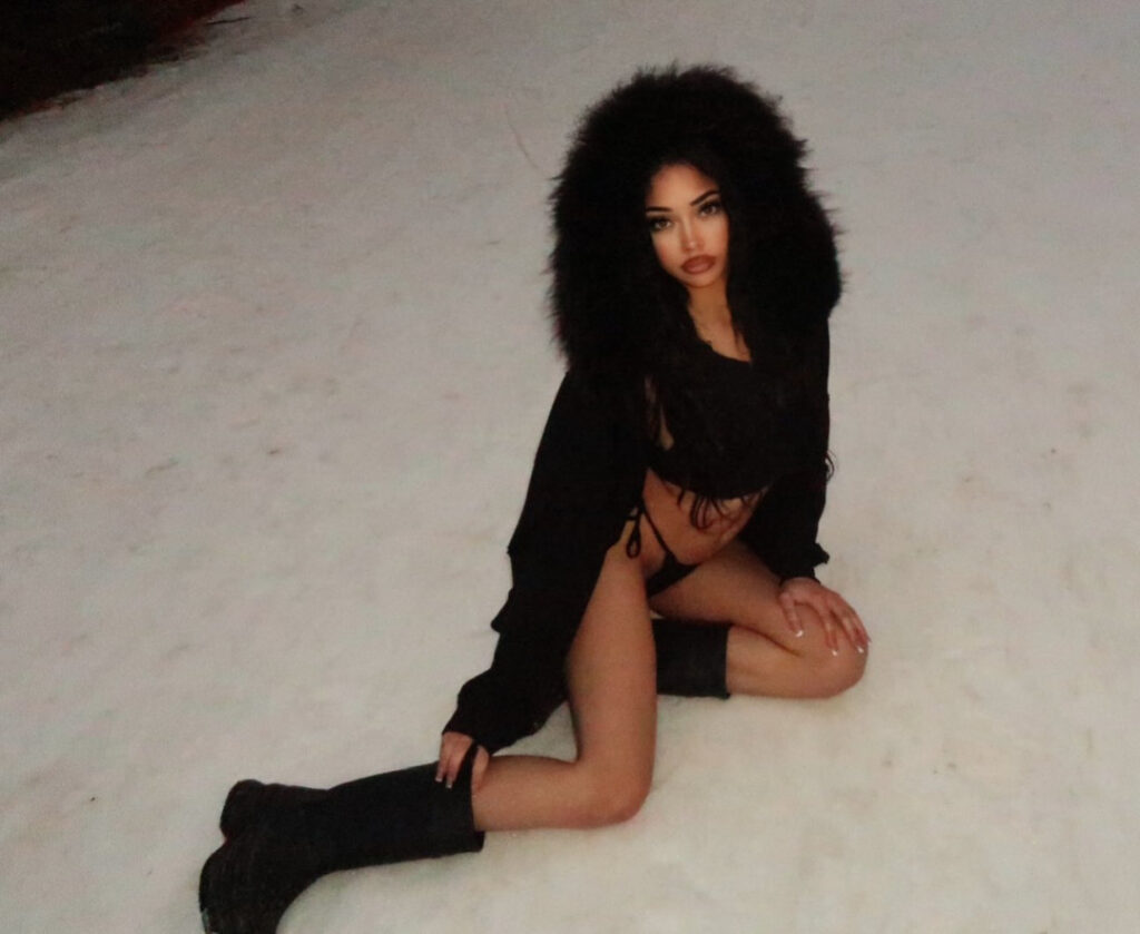 Youtube – TikTok – Instagram – Calie.xo / caliepaid – Nude