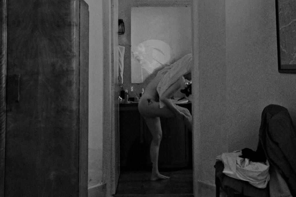 Brazil – Celeb – Caroline Abras – Nude