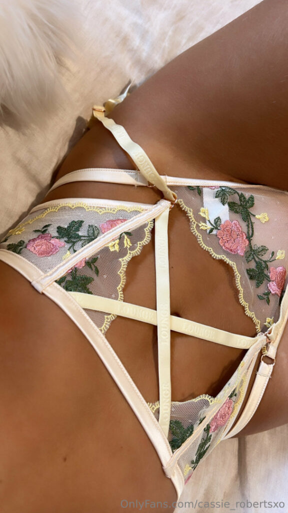 OnlyFans – Instagram – Cassie and Chloe Roberts – Nude